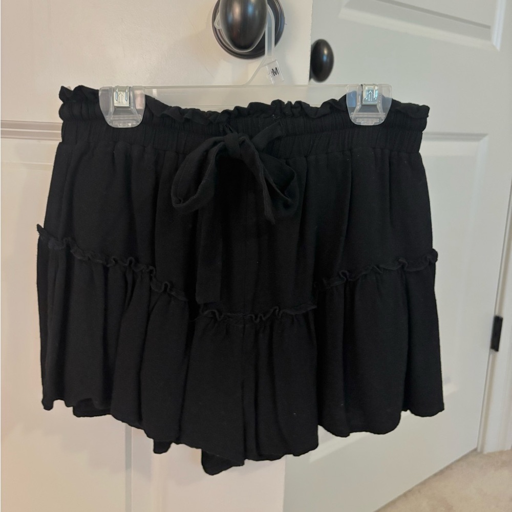 American Threads Ruffle Shorts Black